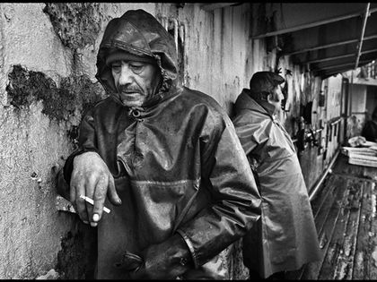 Blind Magazine explore l'exposition « Jean Gaumy et la mer » et ses 50 ans de photographies