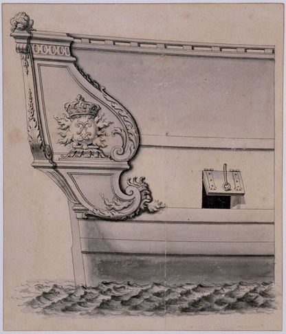 Dessin préparatoire de décoration navale montrant une poupe ornée de motifs sculptés et d’une figure allégorique, avec profil de navire en arrière-plan, encre sur papier, XVIIe-XVIIIe siècle