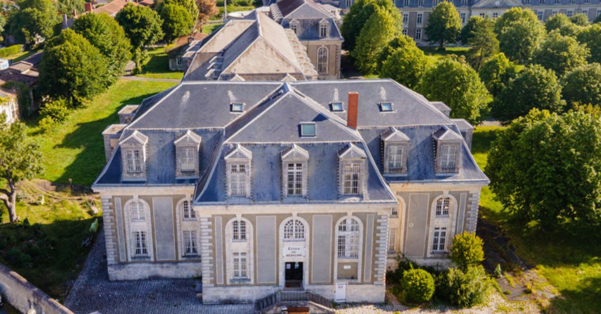 À propos de l'Ancienne école de médecine navale | Musée national de la ...