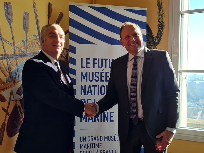 Patrice de Lanversin, secrétaire général de MBDA, et le 2023. Commissaire général de la Marine Vincent Campredon, directeur du musée national de la Marine