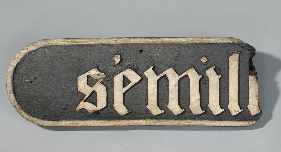 Close-up view with the word "semili"