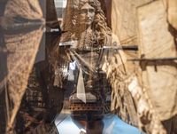 Buste vue à travers la vitrine de maquette