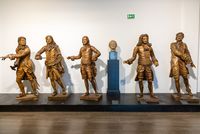 vue de cinq figures de proue
