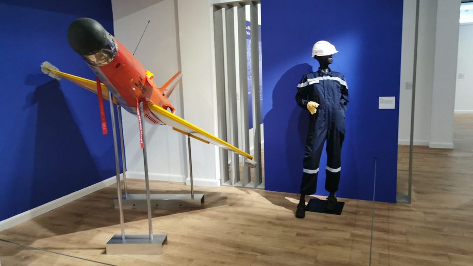 Vue d'un missile et d'une tenue 